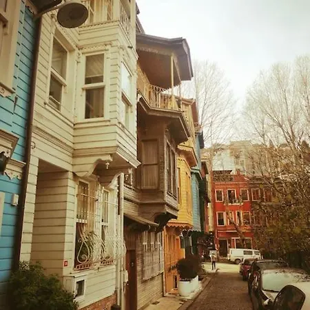 Lovely Flat In Greens At The Heart Of Kuzguncuk Apartment *