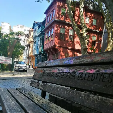 Lovely Flat In Greens At The Heart Of Kuzguncuk Istanbul